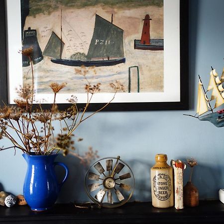 דיל Northdene Cottage - Cosy Old Fisherman'S Cottage Two Mins From Sea - Free Parking - Wood Burning Stove - Roll Top Bath - Dog Friendly מראה חיצוני תמונה