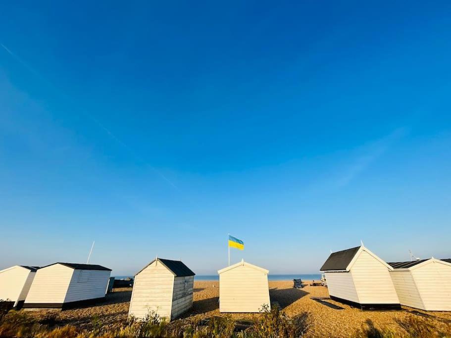 דיל Northdene Cottage - Cosy Old Fisherman'S Cottage Two Mins From Sea - Free Parking - Wood Burning Stove - Roll Top Bath - Dog Friendly מראה חיצוני תמונה