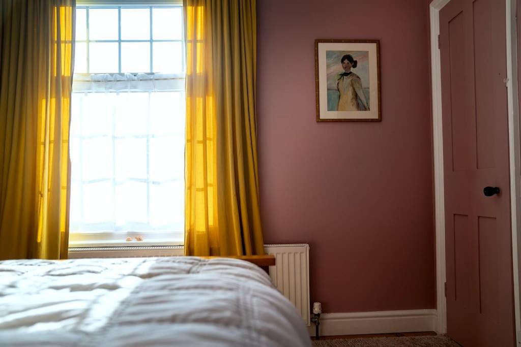 דיל Northdene Cottage - Cosy Old Fisherman'S Cottage Two Mins From Sea - Free Parking - Wood Burning Stove - Roll Top Bath - Dog Friendly מראה חיצוני תמונה