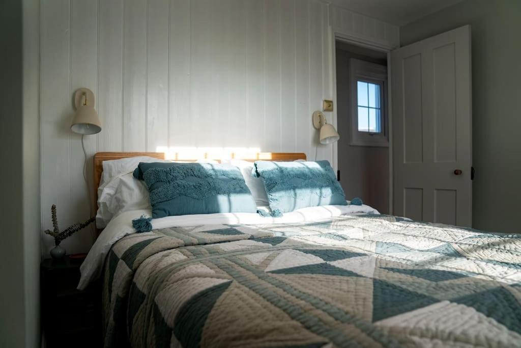 דיל Northdene Cottage - Cosy Old Fisherman'S Cottage Two Mins From Sea - Free Parking - Wood Burning Stove - Roll Top Bath - Dog Friendly מראה חיצוני תמונה