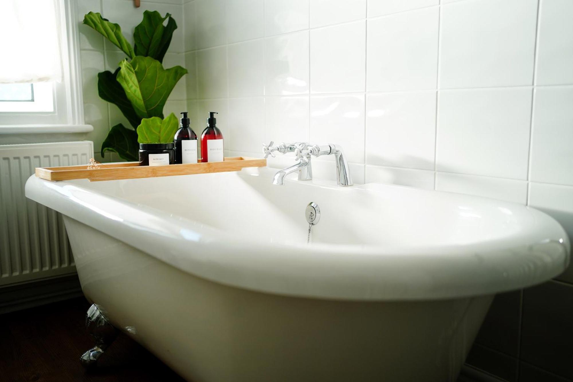 דיל Northdene Cottage - Cosy Old Fisherman'S Cottage Two Mins From Sea - Free Parking - Wood Burning Stove - Roll Top Bath - Dog Friendly מראה חיצוני תמונה